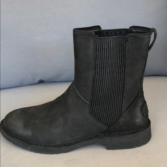 ugg larra boot black